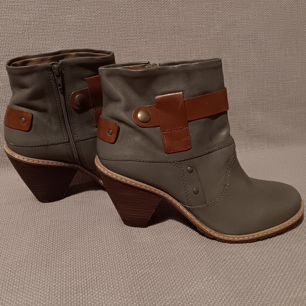 NEW Anthropolgie Lucky Penny Brass and Band ankle Boots